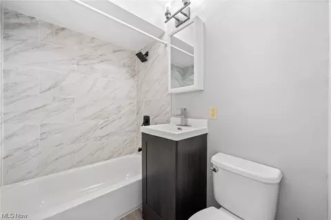 745 E 256th St, Euclid, OH 44132 photo 9