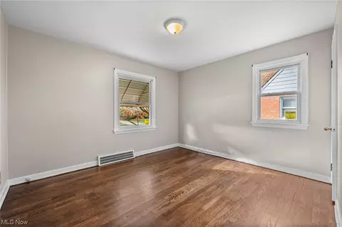 745 E 256th St, Euclid, OH 44132 photo 7