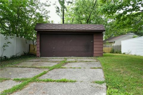 254 E 210th St, Euclid, OH 44123 photo 17