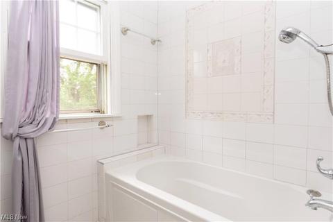 254 E 210th St, Euclid, OH 44123 photo 9