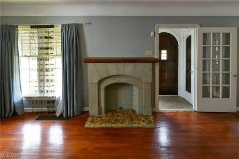 254 E 210th St, Euclid, OH 44123 photo 4