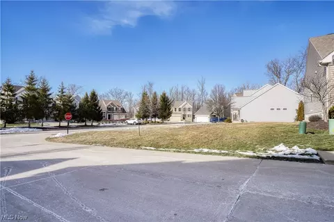 4547 Aylesworth Dr, Brunswick, OH 44212