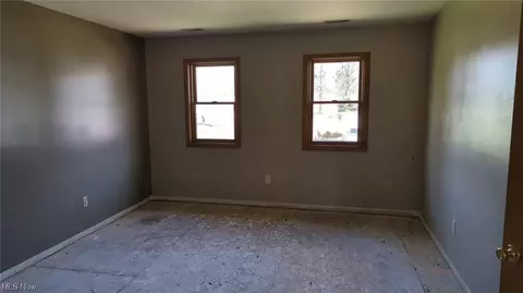 376 E Minor Ave, Akron, OH 44319 photo 11