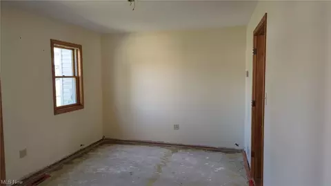 376 E Minor Ave, Akron, OH 44319 photo 6
