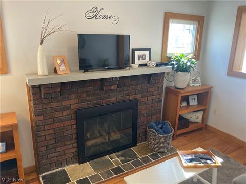 87 E 221, Euclid, OH 44123 photo 10