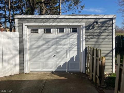 87 E 221, Euclid, OH 44123 photo 26