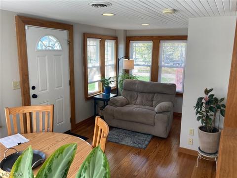 87 E 221, Euclid, OH 44123 photo 6