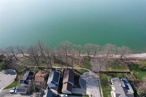 87 E 221, Euclid, OH 44123 photo 34