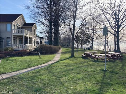 87 E 221, Euclid, OH 44123 photo 31