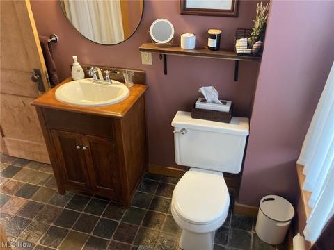 87 E 221, Euclid, OH 44123 photo 13