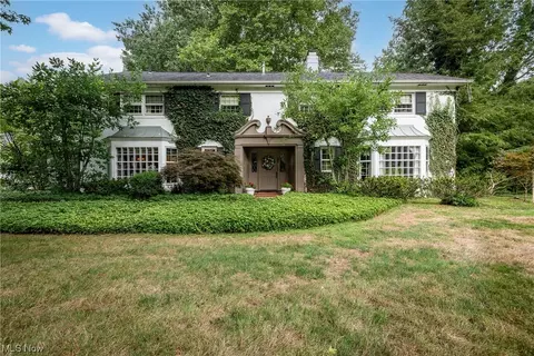 2436 Brentwood Rd NW, Canton, OH 44708