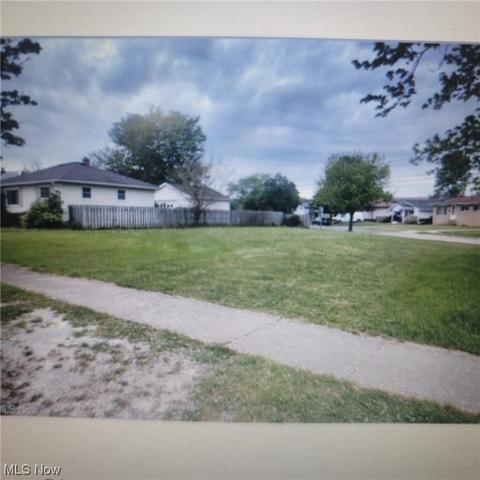 5736 Robert Dr, Brook Park, OH 44142 photo 1