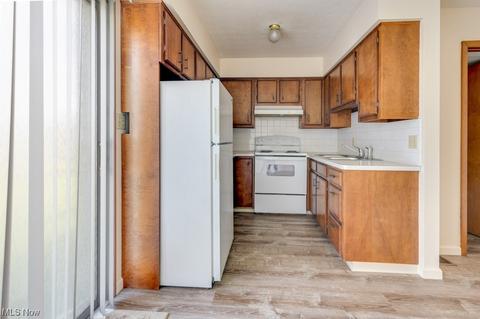 2139 Glenmount Ave, Coventry, OH 44319 photo 5