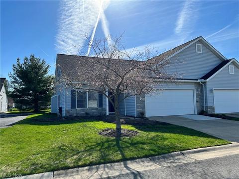 443 Stonehedge Dr, Elyria, OH 44035 photo 1