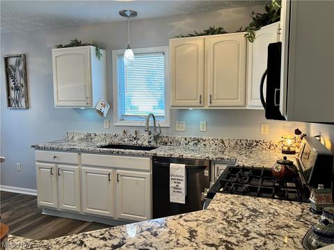 443 Stonehedge Dr, Elyria, OH 44035 photo 6
