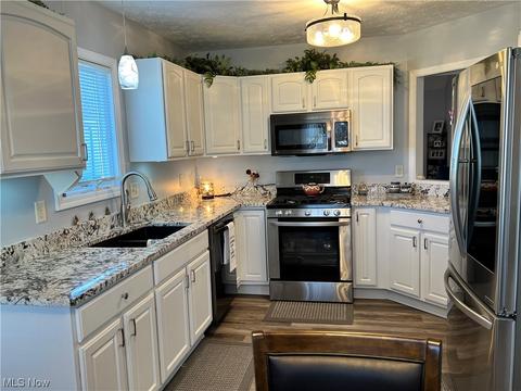 443 Stonehedge Dr, Elyria, OH 44035 photo 9