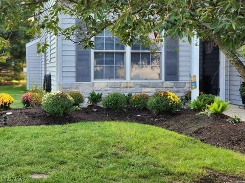 443 Stonehedge Dr, Elyria, OH 44035 photo 2