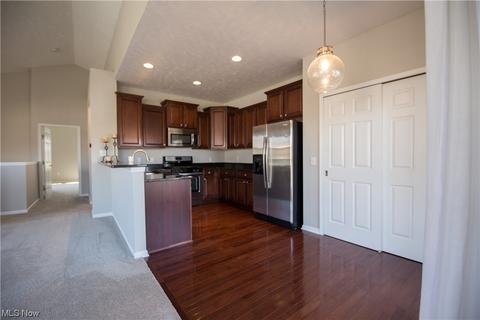 417 Stonehurst Dr, Copley, OH 44321 photo 13