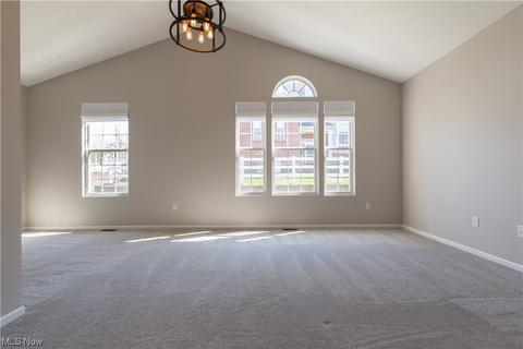 417 Stonehurst Dr, Copley, OH 44321 photo 4