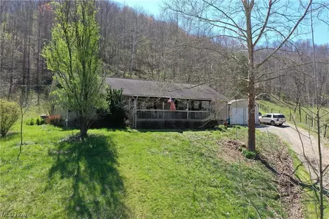 2575 Meadow Run Rd, Orma, WV 25268