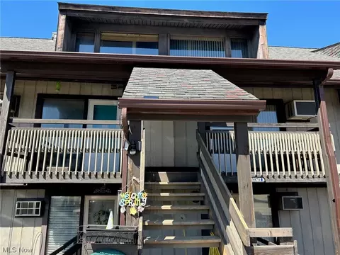 1597 Treetop Trl #A 69, Akron, OH 44313
