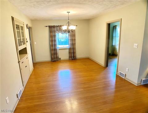 2210 Walnut Blvd, Ashtabula, OH 44004 photo 6