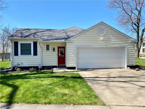 2210 Walnut Blvd, Ashtabula, OH 44004 photo 2