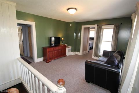 439 Dayton St, Akron, OH 44310 photo 16