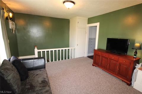 439 Dayton St, Akron, OH 44310 photo 17