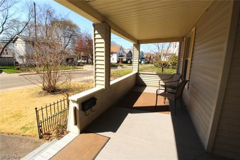 439 Dayton St, Akron, OH 44310 photo 3