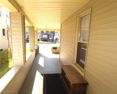439 Dayton St, Akron, OH 44310 photo 4