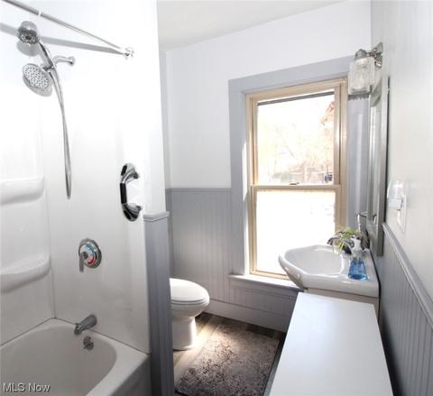 439 Dayton St, Akron, OH 44310 photo 19