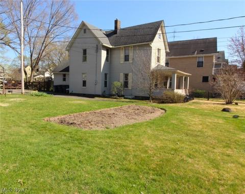 439 Dayton St, Akron, OH 44310 photo 2
