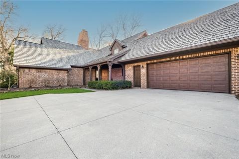 8 Auburn Ave SE, North Canton, OH 44709 photo 1