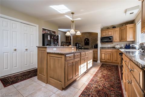 8 Auburn Ave SE, North Canton, OH 44709 photo 11