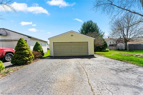 28 Wilson St, Struthers, OH 44471 photo 2