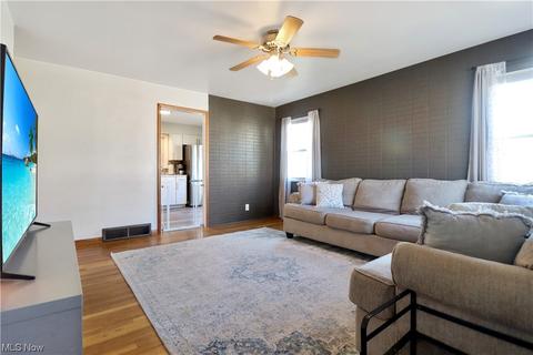 1421 Myrtle Ave, Ashtabula, OH 44004 photo 3