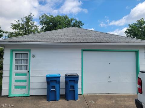 2033 E 42nd St, Lorain, OH 44055 photo 5