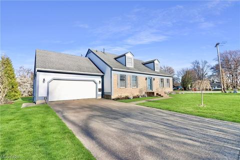 1220 Locust Dr, Ashtabula, OH 44004 photo 1