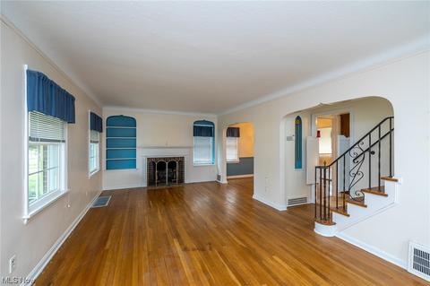 330 E 197th St, Euclid, OH 44119 photo 5