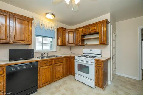 330 E 197th St, Euclid, OH 44119 photo 10