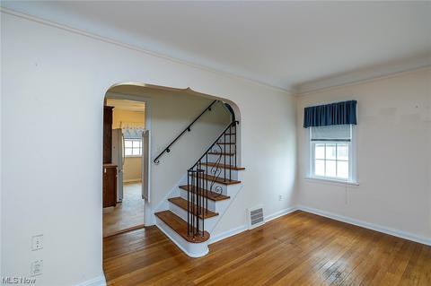 330 E 197th St, Euclid, OH 44119 photo 7