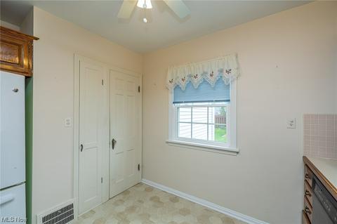 330 E 197th St, Euclid, OH 44119 photo 9