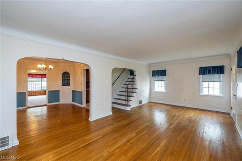 330 E 197th St, Euclid, OH 44119 photo 4