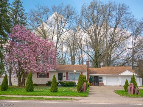198 Colonial Dr, Youngstown, OH 44505 | 22 Photos | MLS #4451498 - Movoto
