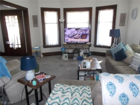 511 Myrtle Ave, Ashtabula, OH 44004 photo 2
