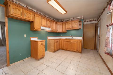405 Seneca Dr, Dover, OH 44622 photo 8
