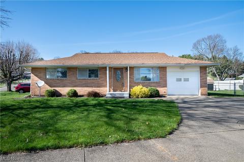 405 Seneca Dr, Dover, OH 44622 photo 1