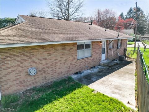 405 Seneca Dr, Dover, OH 44622 photo 4
