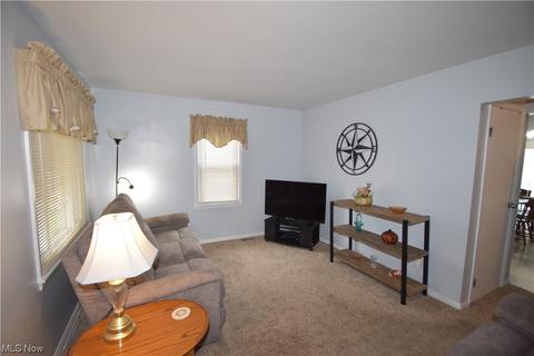 4038 Risher Rd, Youngstown, OH 44511 photo 5